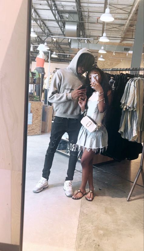 Mood With Bae, Couple Goals Teenagers Pictures, Cute Couple Outfits, Girlfriend Goals, Black Love Couples, Couple Goals Teenagers, Cute Relationship Photos, Black Couples Goals