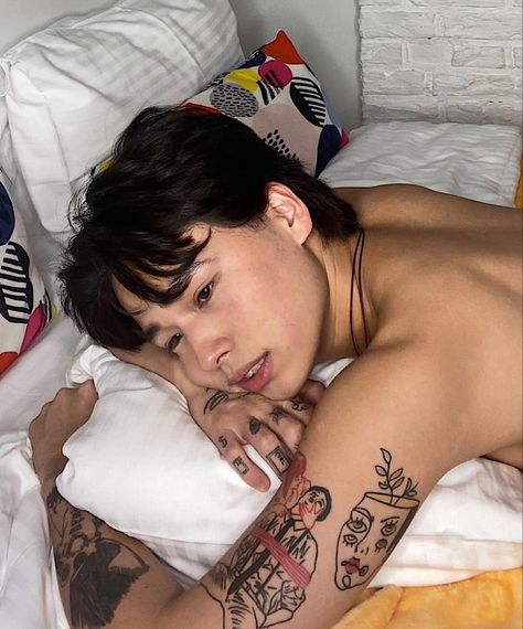 Vlad Hoshin, Male Pose Reference, Hate Men, Aesthetic People, Attractive Guys, Grunge Hair, Instagrammer, Pretty Men, Asian Men