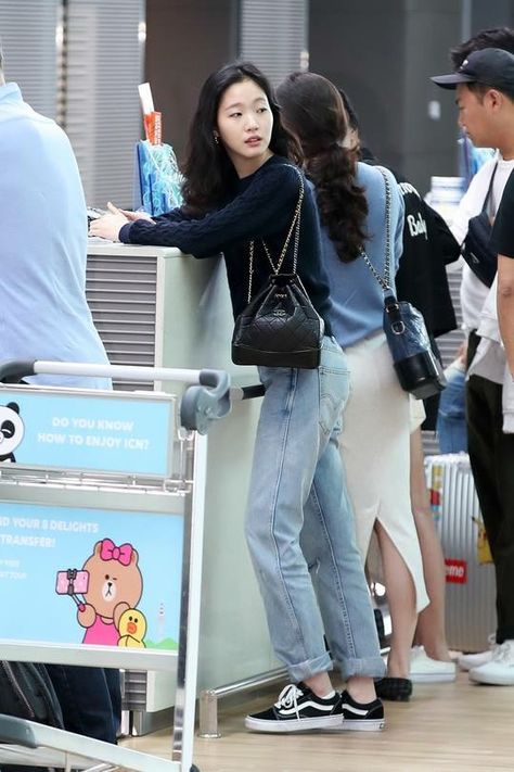 Mose Schrute, Kim Go Eun Style, Korean Airport Fashion, Kim Go Eun, Garden Inspired, Mode Inspo, 가을 패션, Airport Style, Zen Garden