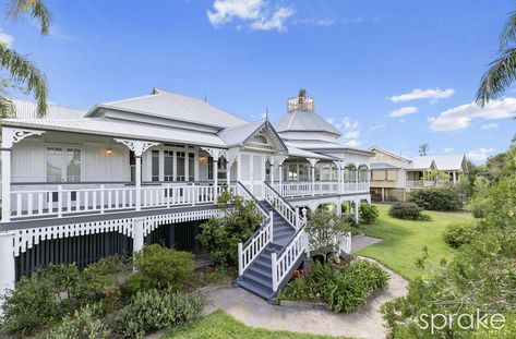 Queenslander Architecture, Queenslander Homes, Queenslander House, Front Verandah, Australian Homes, Churchill, House Inspo, Queensland, House For Sale