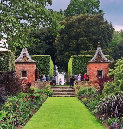 Hidcote Manor Garden, Aldous Bertram, Open Garden, Manor Garden, English Gardens, Garden Steps, Formal Garden, English Country Gardens, The Cotswolds