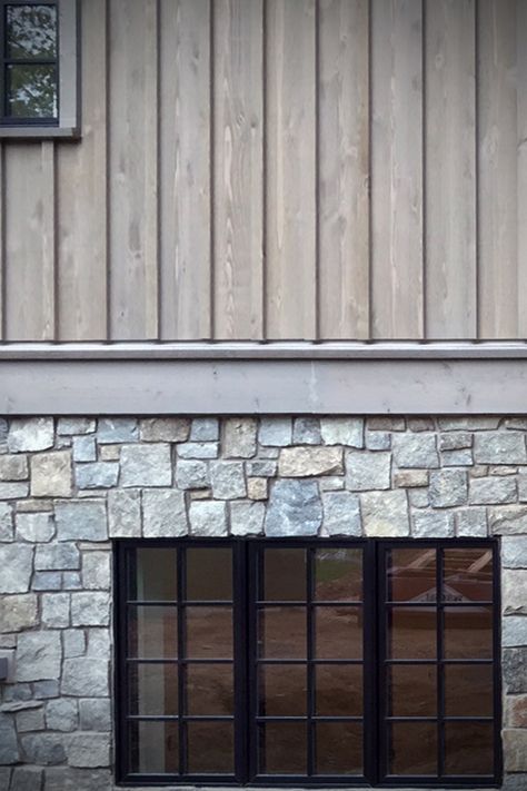 Stone And Shiplap House Exterior, Rock Cladding Exterior, Home Exterior Material Options, Veneer Stone Exterior House, House With Stone Accent Exterior, Exterior Wood Cladding, Rock Exterior, Vertical Cladding, Rock Veneer