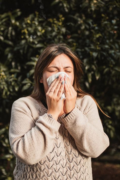 Hay Fever Symptoms, Broccoli Tots, Allergy Shots, Allergy Season, Allergic Rhinitis, Hay Fever, Watery Eyes, Pollen Allergies, Pulmonary Disease