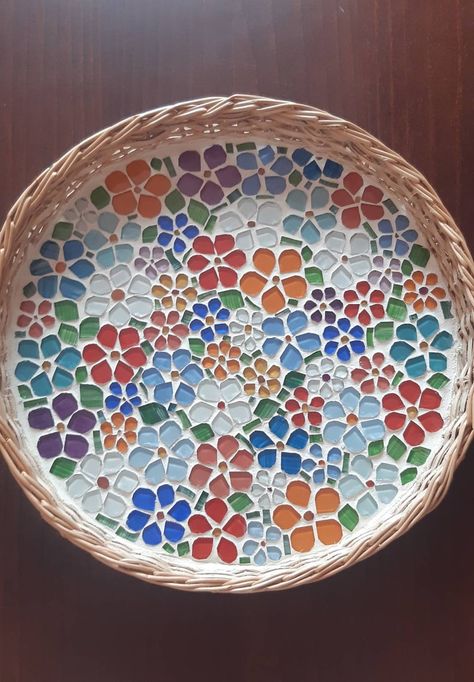 Mosaic Trays Ideas, Mosaic Bricks, Tray Mosaic, Tray Table Decor, Mosaic Tiles Crafts, Mosaic Art Diy, Mosaic Tray, Mosaic Table Top, Mosaic Tile Art