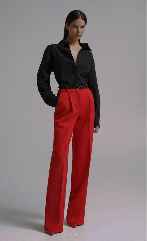 Red Top Black Pants Outfit, Red Trousers Outfit Classy, Red Trousers Outfit, Red Black Outfit, Business Capsule, Red Pants Outfit, New York Outfit, Black Color Combination, Red Trousers