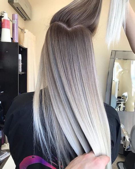 ash-grey-to-platinum-blonde-long-straight-hair-difference-between-balayage-and-ombre Platinový Blond, Blonde Lowlights, Blonde Ombre Balayage, Balayage Hairstyles, Blond Balayage, Ombre Hair Blonde, Long Hair Color, Hair Done, Medium Long Hair