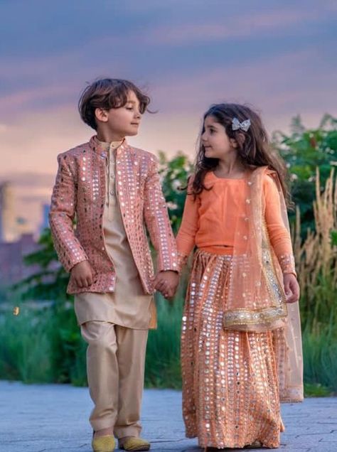 Indian Wedding Outfits Guest, Simple Dress Design, Pakistani Kids Dresses, Party Wear Frocks, Kids Party Wear Dresses, Bro Sis, Indian Wedding Outfit