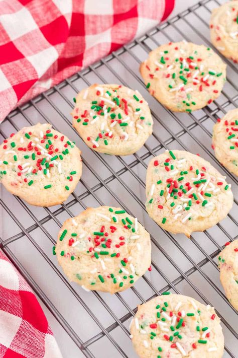 Christmas Cake Mix Cookies, Pillsbury Christmas Cookies, White Cake Mix Cookies, Christmas Cookie Exchange Recipes, Easy Holiday Treats, Cookie Exchange Recipes, Simply Stacie, Easy Christmas Cookie Recipes, Sugar Free Cake