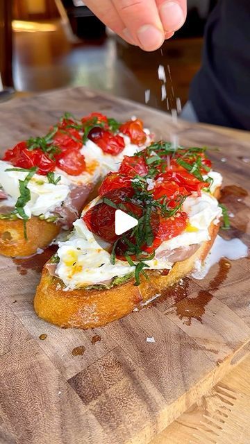 Justin Schuble | DCFoodPorn on Instagram: "SUMMER CAPRESE TOAST 🍅🥖 save this for later trust me 😋

#easyrecipe #satisfying #satisfyingvideo #foodvideo #foodandwine #foodnetwork #foodbeast #feedfeed #thefeedfeed #eeeeeats #thrilist #recipes #easyrecipes #healthy #healthyrecipes #lunchideas #easylunch #sandwich #toast #caprese #tomatoes" Caprese Tomatoes, Burrata Bruschetta Recipe, Caprese Toast, Sandwich Toast, Food Reels, Taco Soup Recipe, Bruschetta Recipe, Slow Cooker Tacos, Summer Appetizer