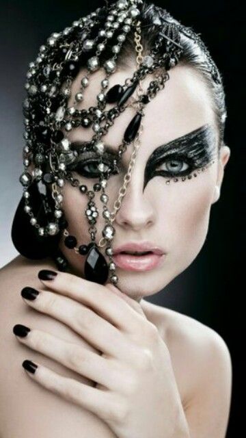 Love the Eyes and beaded head accessory ★ outstanding Hair Photo Shoot, Makeup Shoot, Jeweled Hair, Mode Editorials, High Fashion Makeup, Avant Garde Makeup, Black Jewel, Black Makeup, Fx Makeup