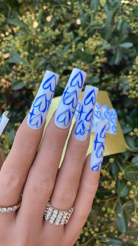 Dash Nails, Graffiti Hearts, Blue Graffiti, Acrylic Nail Designs Coffin, Graffiti Nails, Graffiti Heart, Hearts And Stars, Baby Blue Nails, Black Acrylic Nails