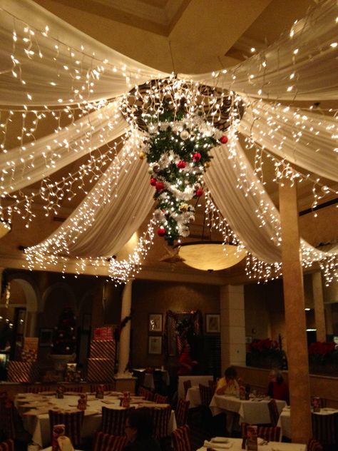 Brio's Winter Park Fl Formal Christmas Banquet, Christmas Quinceanera Ideas, Christmas Ballroom, Christmas Quinceanera, Christmas Venue, Christmas Formal, Christmas Banquet, Dance Decor, Quinceanera Photoshoot