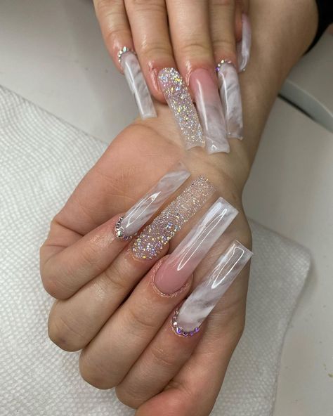 White Marble Nails, Marble Acrylic Nails, Long Gel Nails, White Acrylic Nails, Acrylic Nails Coffin Pink, Long Acrylic, Marble Nails, Acrylic Nails Coffin, Xmas Nails