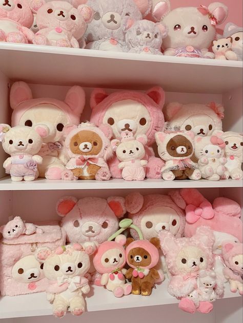 San X Aesthetic, Cute Core Plushies, Cute Sanrio Plushies, Korilakkuma Collection, Korilakkuma Poster, Kawaiicore Plushies, Rilakkuma Bedroom, Sanrio Plushies Aesthetic, Korilakkuma Aesthetic