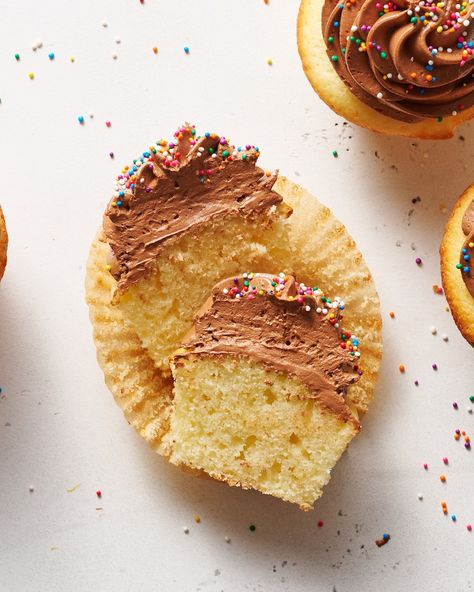 Yellow Cupcakes with Chocolate Frosting - Baker by Nature Yellow Cupcake Recipe, Yellow Cake Cupcakes, Chocolate Frosting Easy, Frosting For Chocolate Cupcakes, Cupcakes With Chocolate Frosting, Funfetti Birthday Cake, Funfetti Birthday, Homemade Cupcake Recipes, Frosting Cupcakes