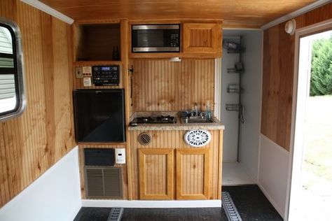 Check out these enclosed cargo trailers converted to luxury campers and hunting cabins! Enclosed Trailer Camper Conversion, Utility Trailer Camper, Motorcycle Cargo Trailer, Enclosed Trailer Camper, Cargo Trailer Camper Conversion, Roadtrip Photography, Enclosed Cargo Trailers, Luxury Campers, Cargo Trailer Conversion