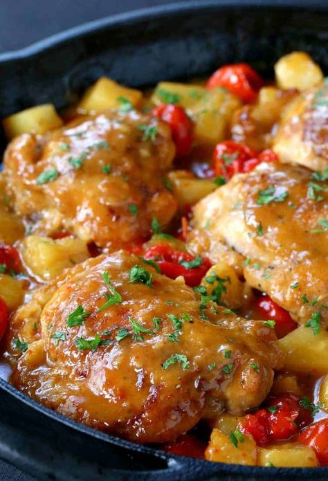 Pineapple Chicken Thighs, Recipe With Chicken Thighs, Upside Down Pineapple, Recipe With Chicken, Chicken Thighs Recipes, Chicken Thigh Recipes Oven, Pineapple Recipes, Chicken Thigh Recipes Baked, Pineapple Chicken