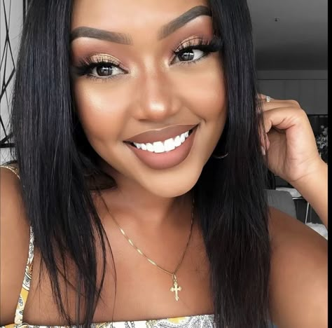 Vanity Makeup Ideas, Makeup Look For Brown Eyes, Makeup For Brown Skin, Makeup Artist Makeup, Mekap Mata, Brown Girls Makeup, Natural Glam Makeup, Revolution Makeup, Natural Make Up Looks