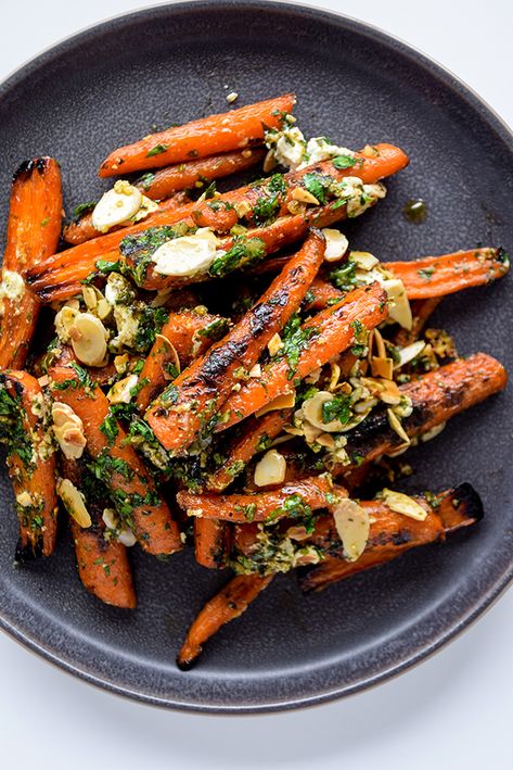 Food With Chimichurri, Roasted Carrots With Chimichurri, Blackened Vegetables, Chimichurri Vegetables, Blackened Carrots, Charred Carrots, Chimichurri Salad, Stuffed Carrots, Food Plating Design