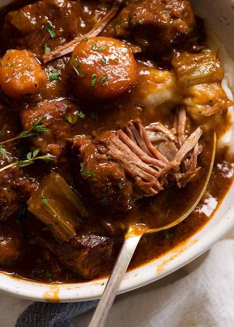 Guinness Stew Recipe, Beef And Guinness Stew, Guinness Stew, Guinness Beef Stew, Irish Beef Stew, Classic Beef Stew, Irish Beef, Irish Stew, Recipetin Eats