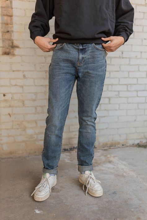 Mens Casual Outfits Jeans, Mens Slim Fit Jeans Outfit, Slim Boy Fashion, Slim Jeans Men Outfits, Relaxed Jeans Outfit Men, Slim Fit Jeans Men Outfits, Men Jeans Outfit, 90a Fashion Outfit, Mens Jeans Outfit