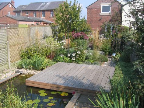 Garden Pond With Decking, Pond Small Garden, Natural Garden Pond, Garden Wildlife Pond, Pond Seating Area, Wildlife Friendly Garden, Small Wildlife Garden, Small Country Garden, Small Garden Pond