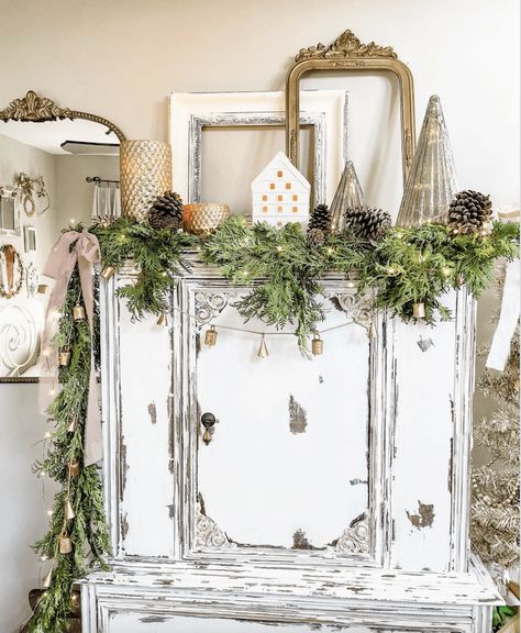 Christmas Decor Top Of Armoire, French Farmhouse Christmas Decor, Winter Mantles, Vintage Christmas Mantle, Christmas Hutch Decor, Christmas Shop Displays, French Country Christmas Decor, Rustic Chic Christmas, Christmas Homes