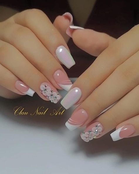 French Manicure Nails Design Classy, Pedicure Elegante, Manicure Elegante, Manikur Kuku, Nails Yellow, Romantic Nails, Fancy Nails Designs, Colorful Nails, Nails Spring