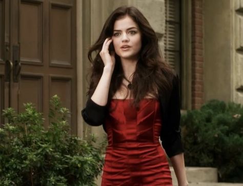 Aria Pll, Aria Montgomery Aesthetic, Emily Richards, Pretty Little Liars Aria, Pll Outfits, Pretty Little Liars Outfits, Aria Montgomery, Fashion Tv, Pretty Little Liars