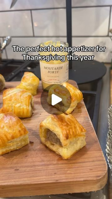 British Appetizers, British Sausage, Australian Recipes, Appetizer Party, Thanksgiving Appetizer, Sausage Roll, Hot Appetizers, Australian Food, Thanksgiving Appetizers