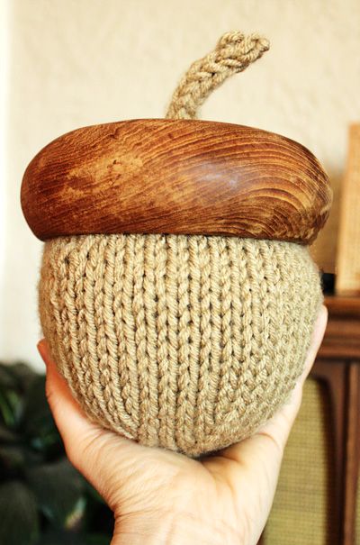 Diy Tricot, Fall Acorns, Acorn Crafts, Autumn Crafts, Thanksgiving Crafts, Fall Diy, Dollar Store Crafts, Wooden Bowls, Happy Fall