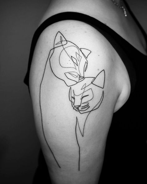 Continuous Line Tattoos, Tattoo Pieces, Continuous Line Tattoo, Matching Bff Tattoos, Mo Ganji, Tattoo Son, One Line Tattoo, Free Hand Tattoo, Single Line Tattoo