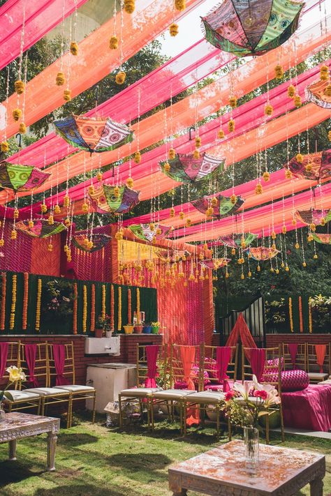 Photo of Suspended umbrella decor at a day mehendi function Wedding Umbrellas, Mehendi Decor Ideas, Umbrella Decorations, Wedding Entrance Decor, Desi Wedding Decor, Mandap Decor, Wedding Planning Decor, Mehndi Decor, Umbrella Wedding