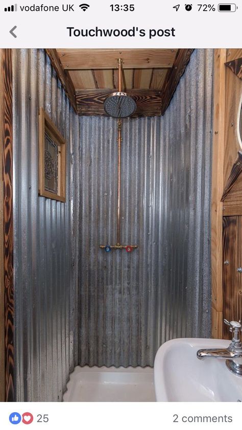 Metal Shower Walls, Galvanized Shower, Shed Bathroom, Tin Bathroom, Rustic Bathroom Shower, Barn Bathroom, Dekorere Bad, Rustic Shower, Cabin Bathrooms