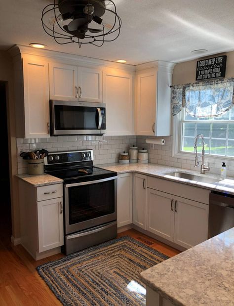 Kitchens - Hampton's Showrooms Stove Close To Sink, Stove Cabinet Ideas, Mailbox On House, Seeing Is Believing, Home Updates, Kitchen Pictures, Breakfast Area, Small Kitchen, Kitchens Bathrooms