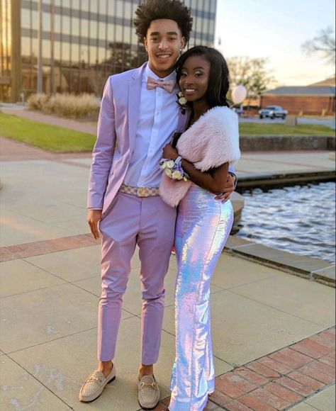 Lavender Prom Suits For Men, Pastel Prom Suits For Men, Lavender Suit Men Prom, Purple Prom Outfits For Guys, Lilac Suits For Men, Prom Suits 2023, Prom Suit Colors, Lilac Prom Suit, Prom Suit Ideas For Black Men