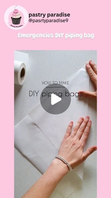 Icing Bags Diy How To Make, Diy Piping Bag, Piping Bag, Wedding Cakes With Cupcakes, Kitchen Baking, Wedding Cupcakes, Baking Tips, Diy Bag, My Profile