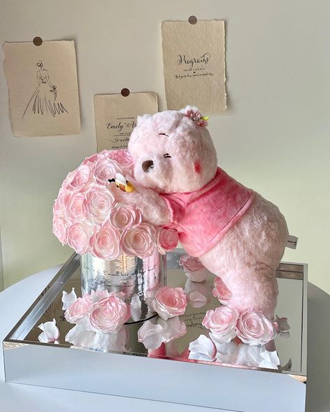 Winnie the Pooh !!!! #preservedhydrangea #giftforlove Winnie The Pooh Bouquet, Preserved Hydrangea, Bouquet Rose, Dog Mommy, Diy Gift Baskets, Handmade Flowers Fabric, Animation Art Character Design, June 17, Fun Time