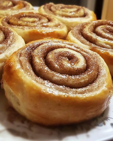 Banana Bread Cinnamon Rolls 🍌🍞 Ingredients: For the Dough: 1 cup mashed ripe bananas (about 2-3 bananas) 1/4 cup granulated sugar 1/4 cup unsalted butter, melted 1/2 cup warm milk (110°F/45°C) 2 1/4 teaspoons active dry yeast (1 packet) 1/2 teaspoon salt 3 cups all-purpose flour (more if needed) For the Filling: 1/2 cup brown sugar, packed 1 tablespoon ground cinnamon 1/4 cup unsalted butter, softened For the Glaze: 1 cup powdered sugar 2-3 tablespoons milk 1/2 teaspoon vanilla extract I... Banana Bread Cinnamon Rolls, Banana Bread Cinnamon, Bread Cinnamon Rolls, Bread Cinnamon, Cinnamon Roll Recipe Homemade, Sweet Roll Recipe, Cake Roll Recipes, Active Dry Yeast, Butter Extract