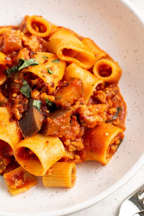 Skillet Sausage and Eggplant Pasta - Olivia's Kitchen Eggplant Recipes Pasta, Eggplant Pasta, Gluten Free Italian, Italian Sausage Pasta, Gluten Free Sides, Healthy Comfort, Hot Italian Sausage, Goat Cheese Salad, Healthy Comfort Food