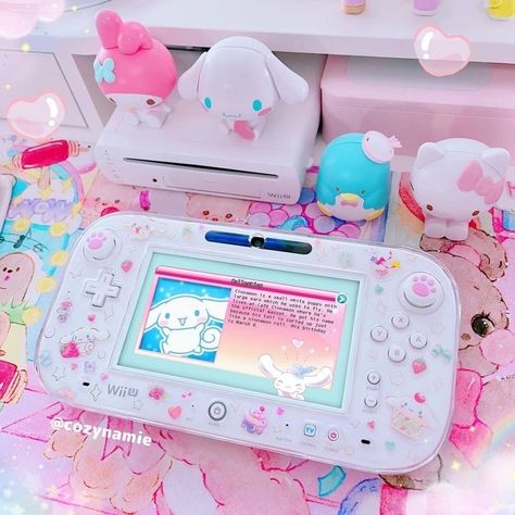 Wii Console Aesthetic, Wii U Aesthetic, 2000s Electronics, Nintendo Accessories, Console Decor, Nintendo Lite, Strawberry Sundae, Kawaii Games, Retro Tech