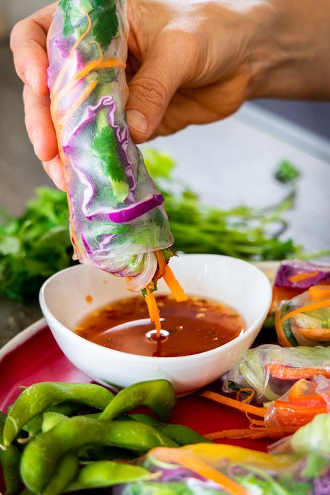 VEGAN RICE PAPER ROLLS WITH SWEET CHILI DIPPING SAUCE Vegan Rice Paper Rolls, Chili Dipping Sauce, Cooking Veggies, Rice Paper Wraps, Sweet Chili Dipping Sauce, Rice Wraps, Thai Chili Sauce, Rice Rolls, Vegetable Spring Rolls