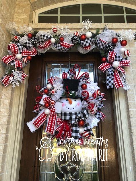 Window Decor Ideas For Christmas, Snowman Porch Decor, Porch Snowman, Snowman Wreaths, Pearland Texas, Mesh Garland, Deco Mesh Garland, Xmas Snowman, Elf Christmas Decorations