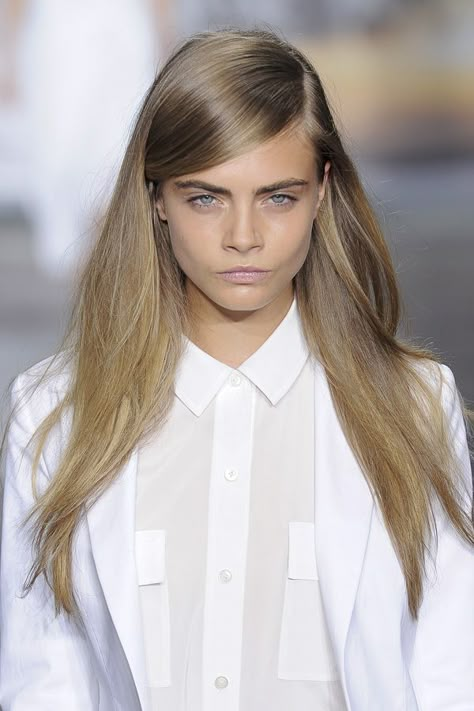 Kara Delevigne, Cara Delevingne Hair, Natural Dark Blonde, Dark Blonde Hair Color, Beauty Hair Color, Runway Hair, Brown Hair Inspo, Light Hair, Cara Delevingne