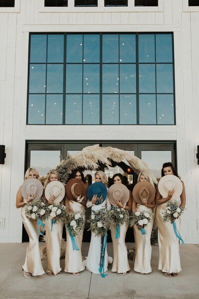 Adventure Elopements Portfolio | Elsa Eileen Country Wedding Pictures, Country Western Wedding, Western Themed Wedding, Cowgirl Wedding, Cowboy Wedding, Country Theme Wedding, Dream Wedding Ideas Dresses, Future Wedding Plans, Cute Wedding Ideas