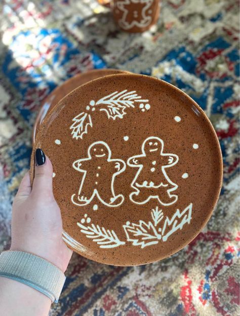 Gingerbread Plate, Room Mom, Painted Pottery, School Themes, Pottery Painting, Gingerbread Cookies, Gingerbread