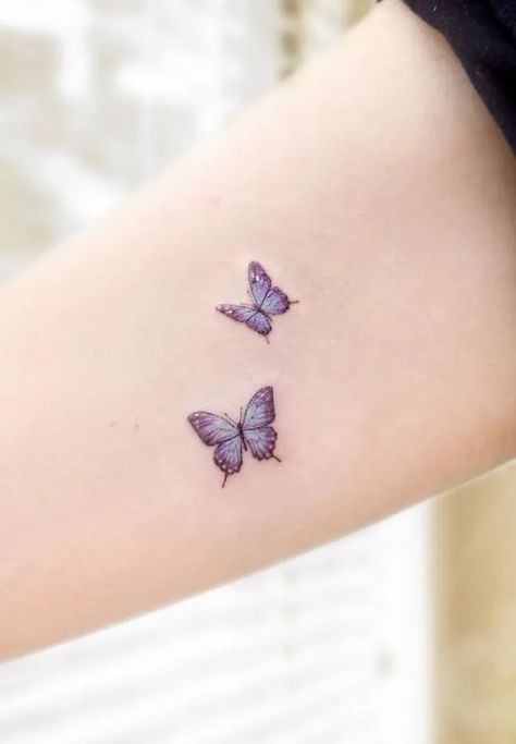 Tiny Butterfly Tattoo, Tattoo Side, Purple Butterfly Tattoo, Bodysuit Tattoos, Unique Butterfly Tattoos, Butterfly Tattoo Meaning, Small Butterfly Tattoo, Disney Tattoo, Inspiration Tattoos