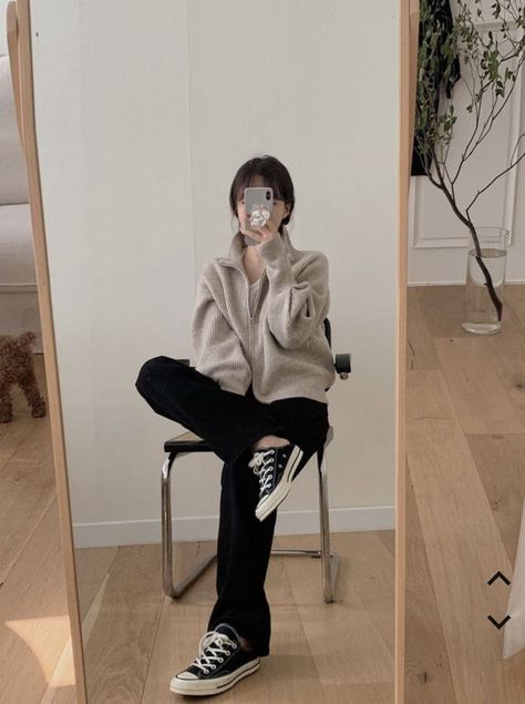 Korean Converse Outfit, Converse Outfit Korean, Korean Autumn Outfit, Colorful Style Outfits, Black Ootd, Converse Outfit, Korean Fits, Money Girl, Outfit Korean