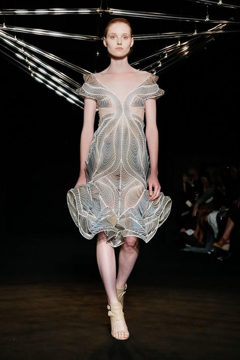 Iris Van Herpen: Fall 2018 Iris Van Herpen, Fall 2018, Couture Collection, The Fall, Flapper Dress, Couture, Van