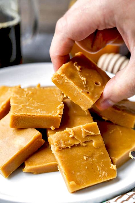 Honey Fudge Recipes, Healthy Fudge Recipe, Honey Fudge, Dairy Free Fudge, Recipe Using Honey, Healthy Fudge, Peanut Butter And Honey, Honey Dessert, Desserts For Parties